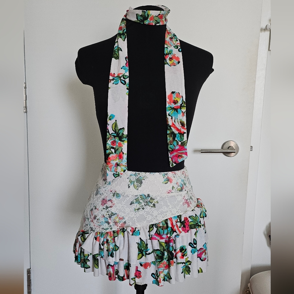 D.i.a. Gyaru 2000s Floral Lace Tiered Skirt with Matching Scarf
